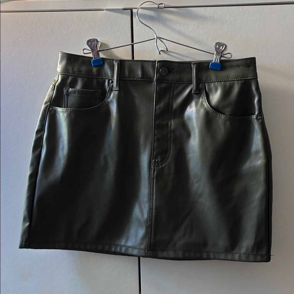 Tinseltown Dark Green Faux Leather Mini Skirt